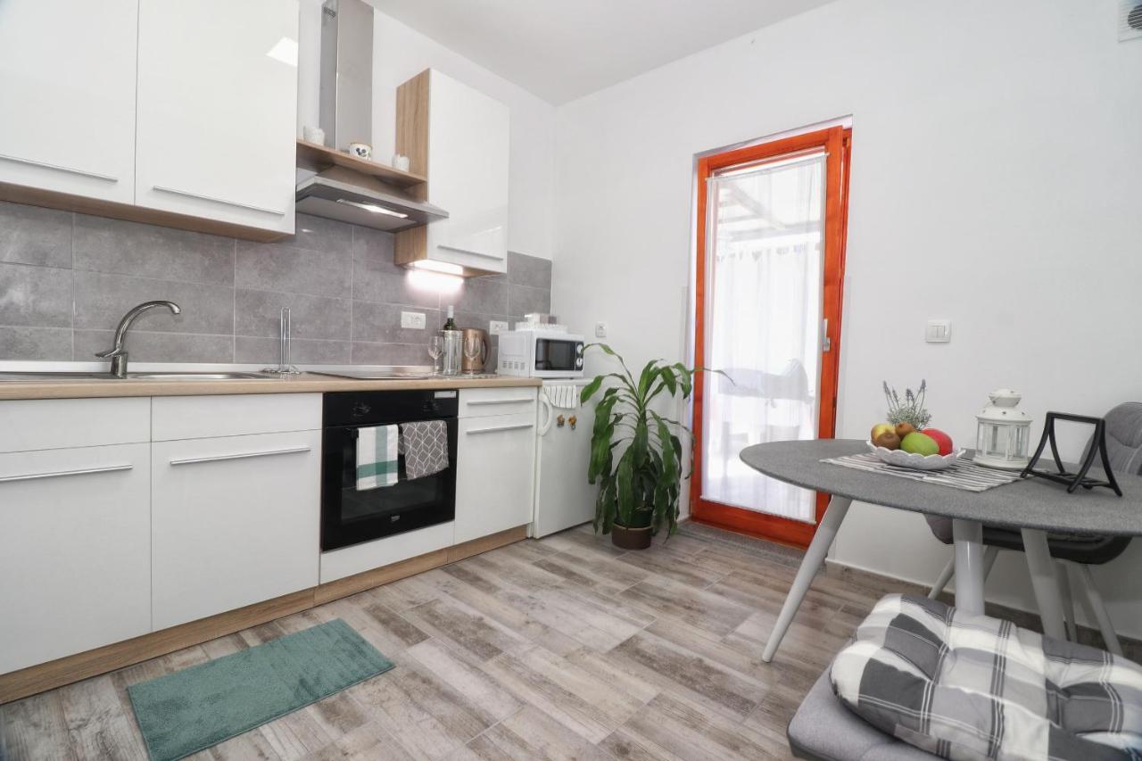 Studio Apartman Edy 3 Pula Extérieur photo